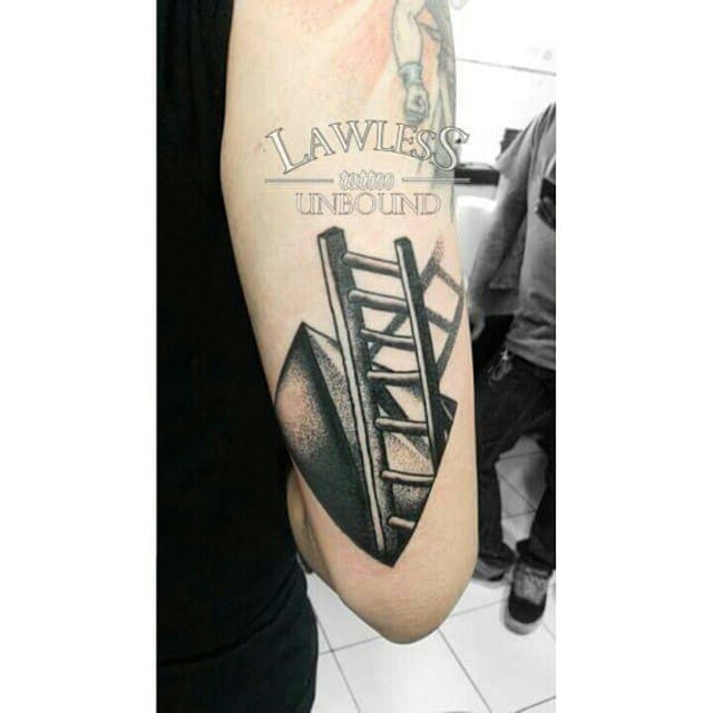 tattoo escaleras 08