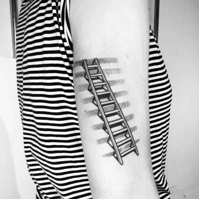 tattoo escaleras 22
