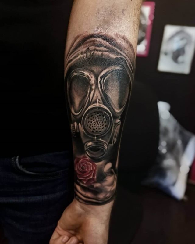 tattoo mascara de gas 11