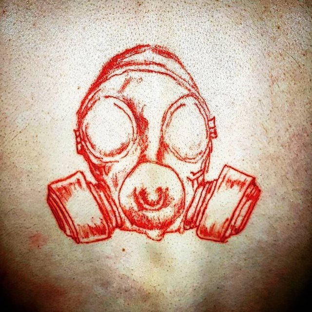 tattoo mascara de gas 23