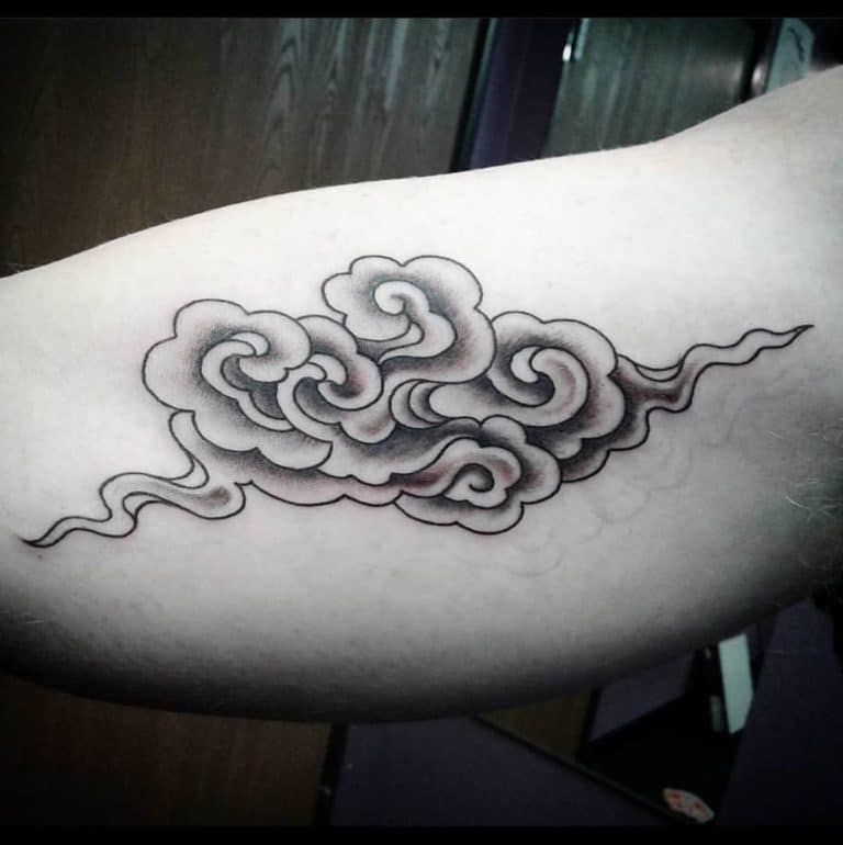 tattoo nube 23