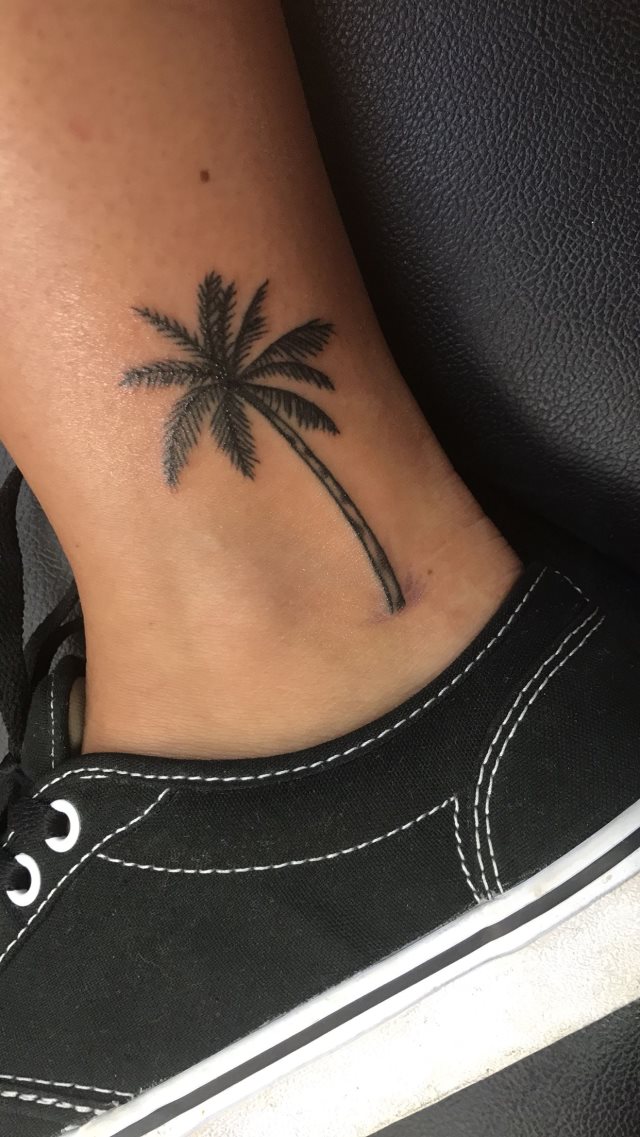 tattoo palmera 194