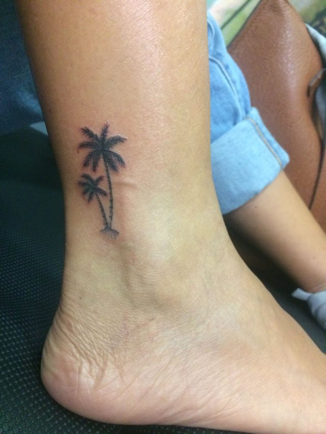 tattoo palmera 52