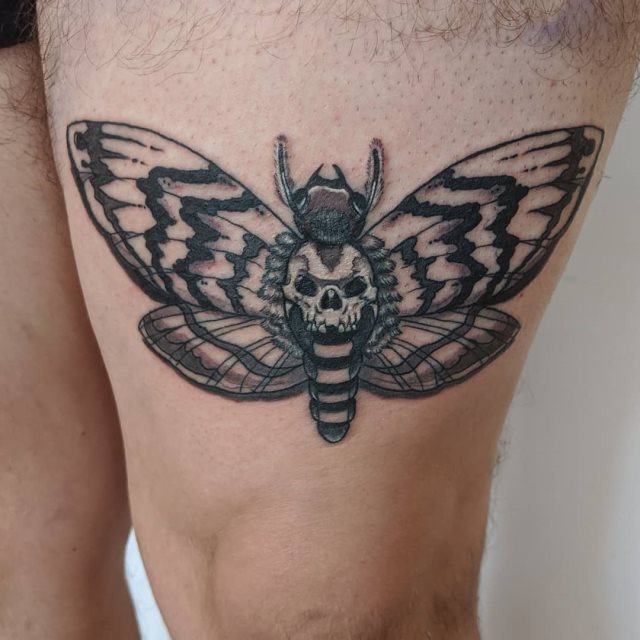 tattoo polilla 76