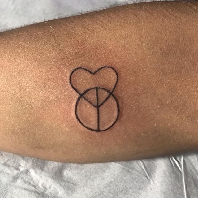 tattoo simbolo paz 09