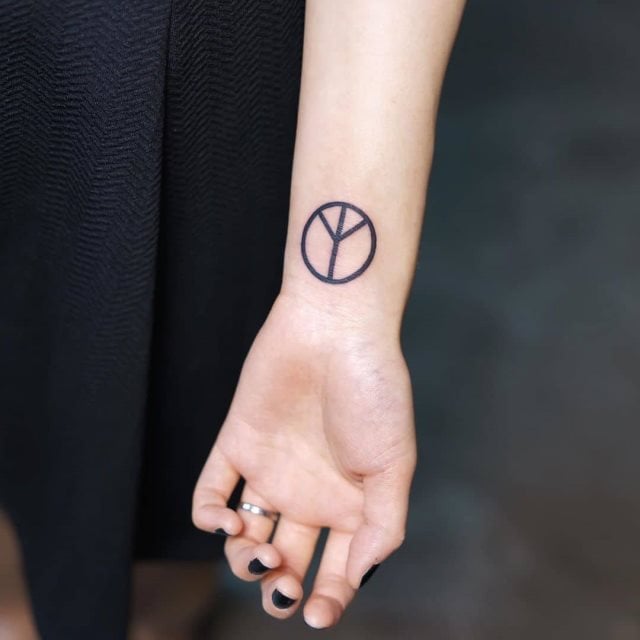 tattoo simbolo paz 100