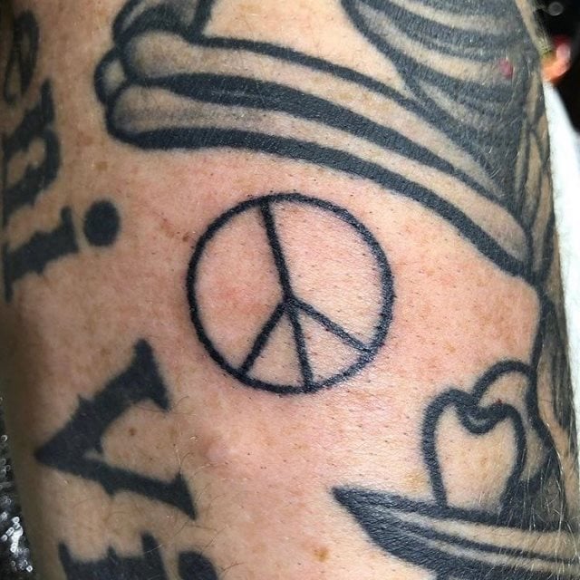 tattoo simbolo paz 28