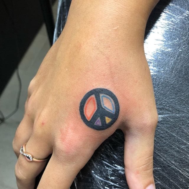 tattoo simbolo paz 58