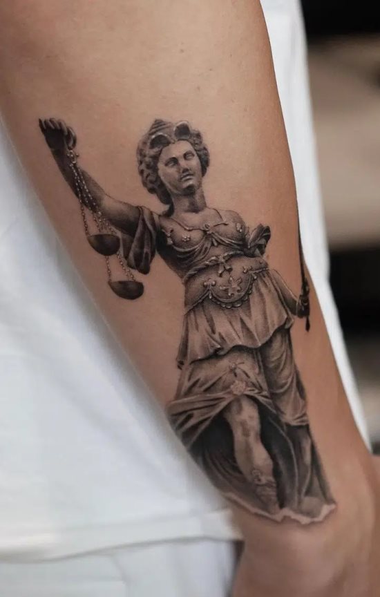 tattoo estatua romana 09