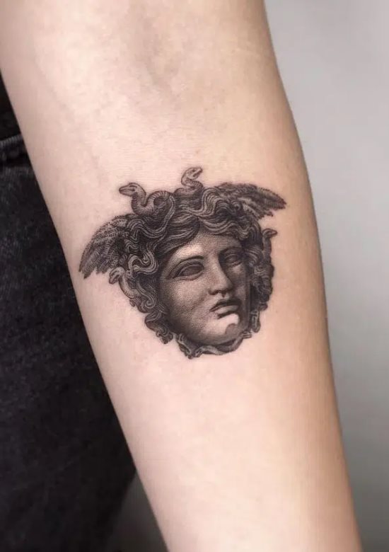 tattoo estatua romana 13