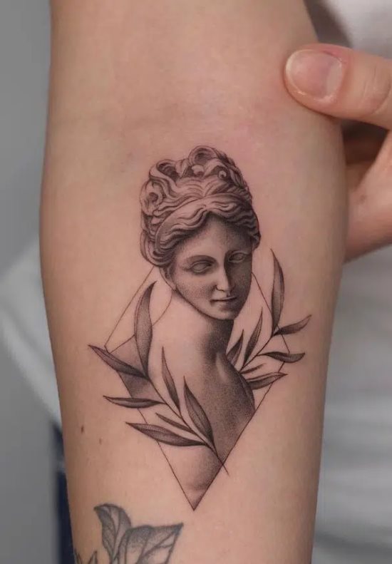 tattoo estatua romana 25