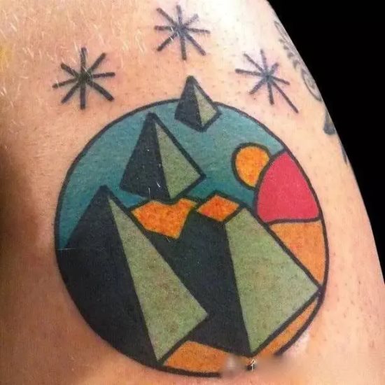 tattoo piramide 16