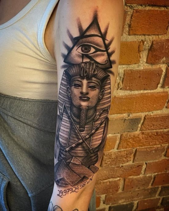 tattoo piramide 18