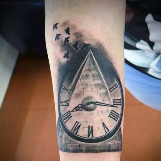 tattoo piramide 58