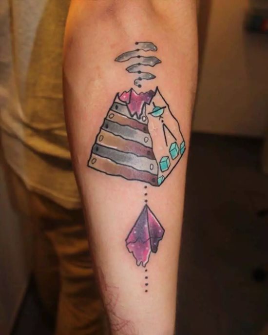 tattoo piramide 69