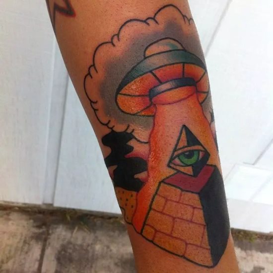 tattoo piramide 76