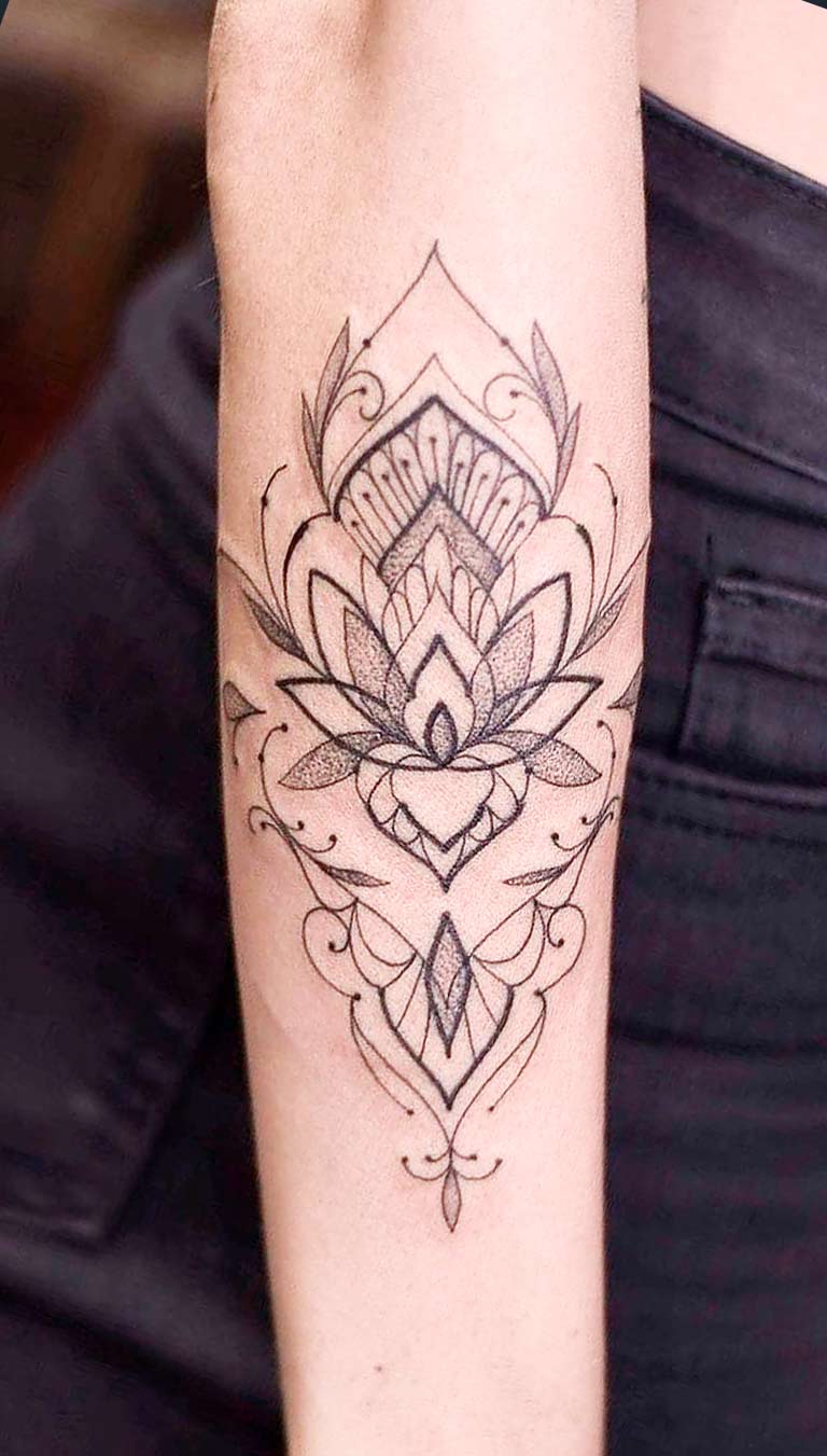 tatuaje antebrazo para mujer 23