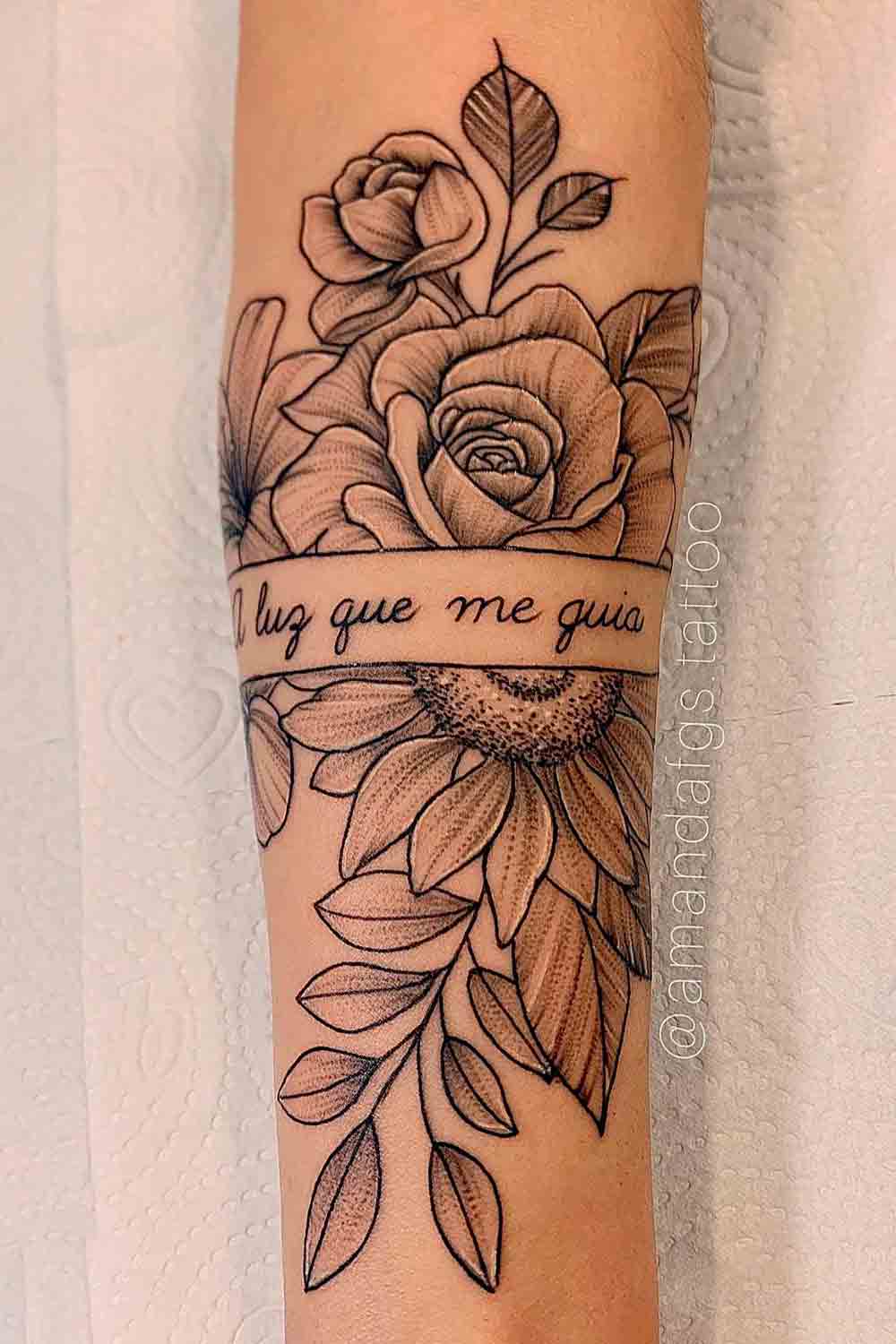 tatuaje brazo de mujer 26