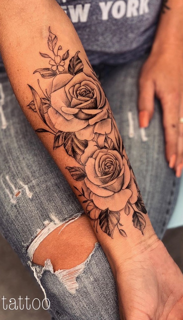tatuaje brazo de mujer 48