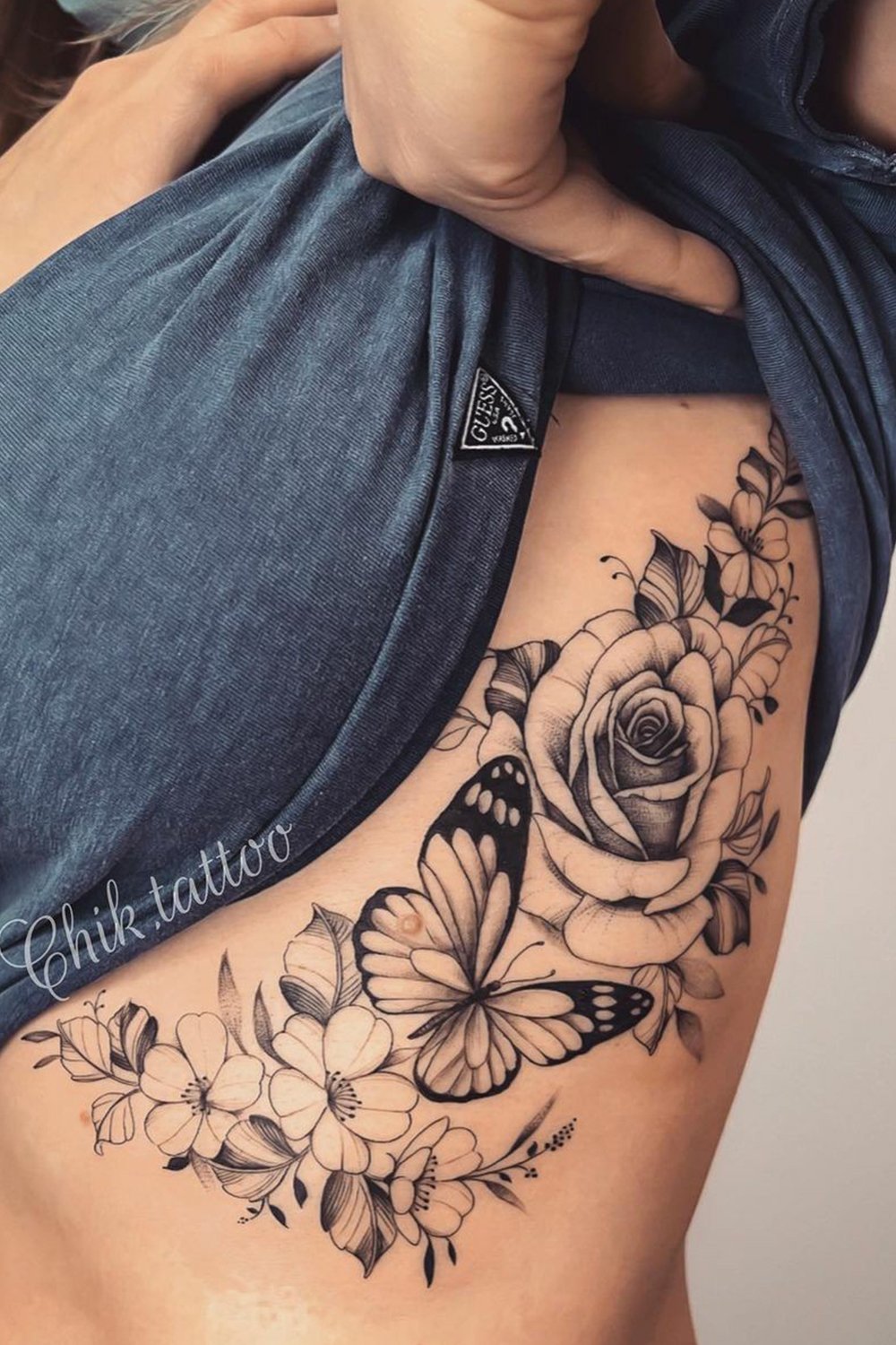 tatuaje costado para mujer 23