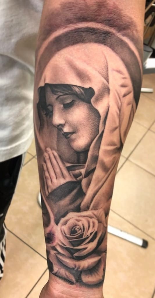 tatuaje de hombre antebrazo 18