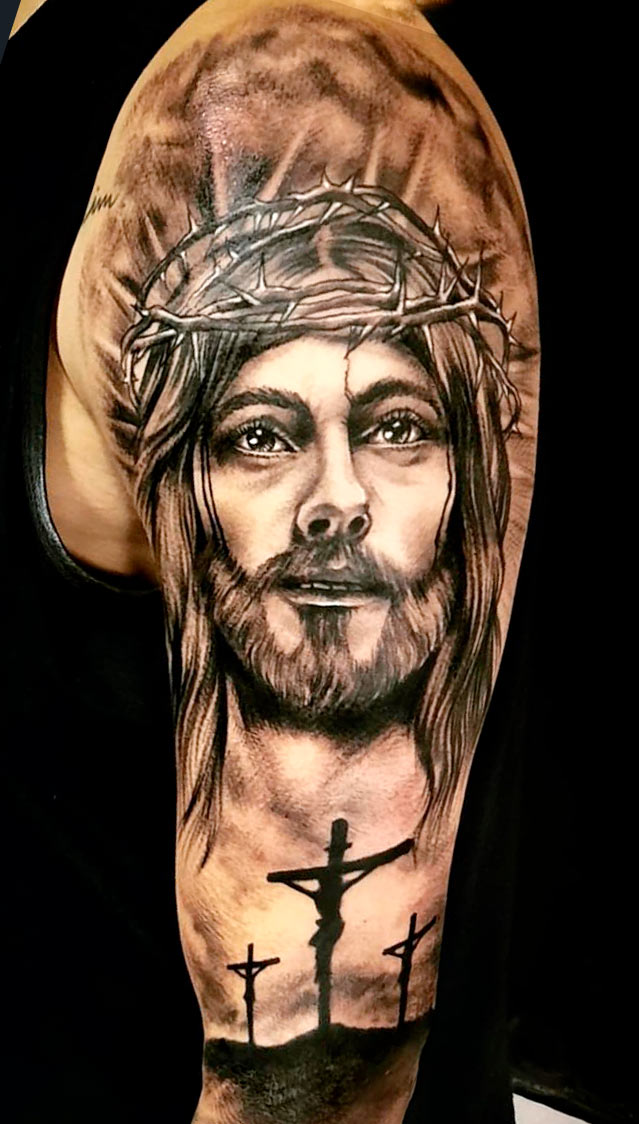 tatuaje de hombre brazo 25