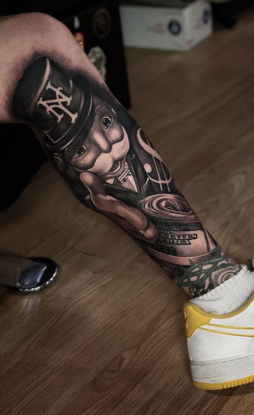 tatuaje de hombre en la pierna 19