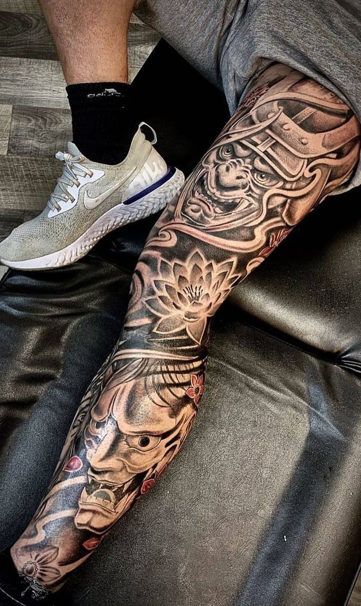 tatuaje de hombre en la pierna 24