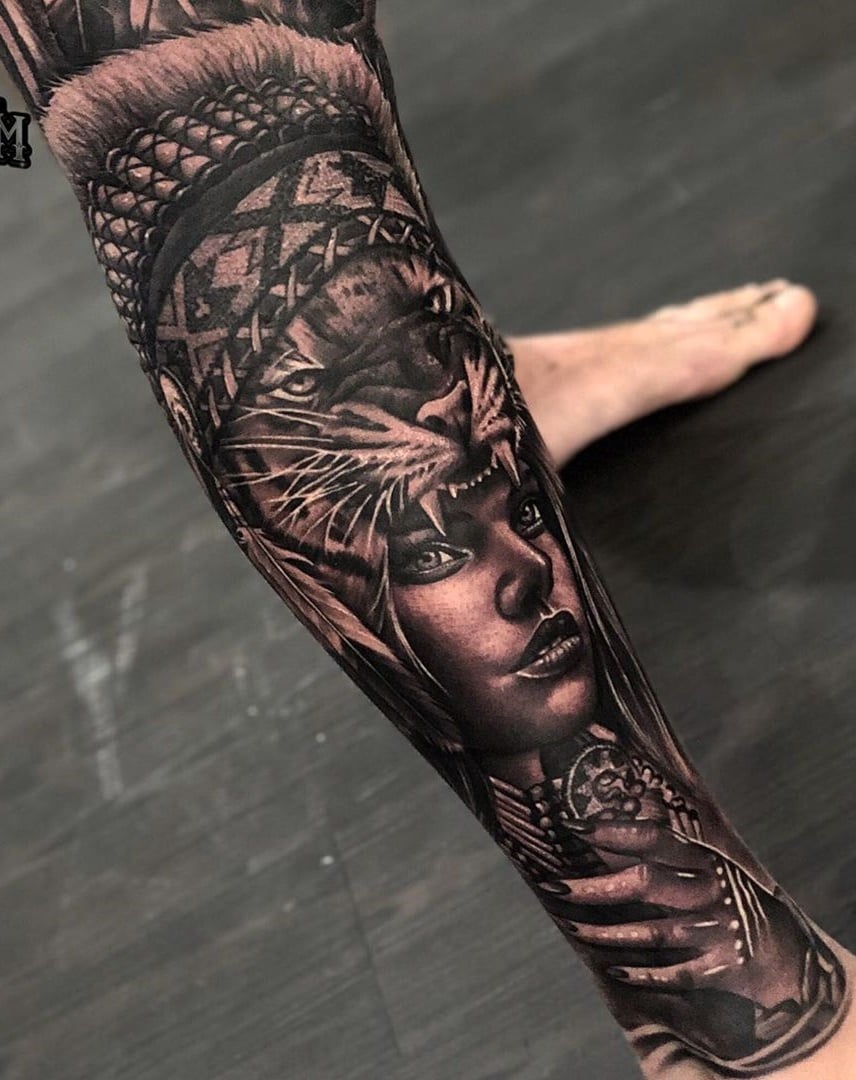 tatuaje de hombre en la pierna 29