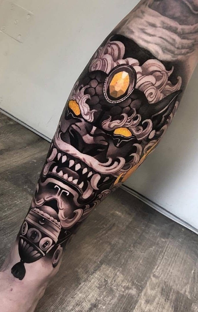 tatuaje de hombre en la pierna 32