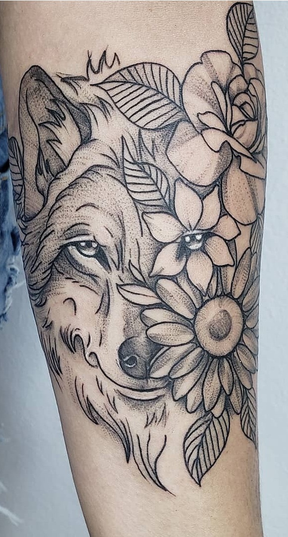 tatuaje de lobo para hombre 21