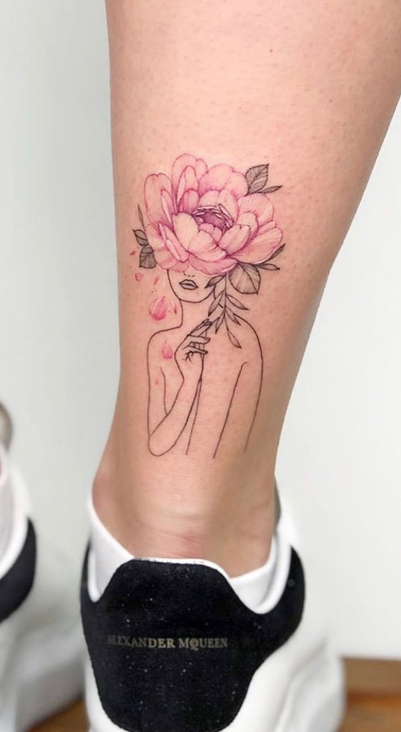tatuaje de mujer en el tobillo 09