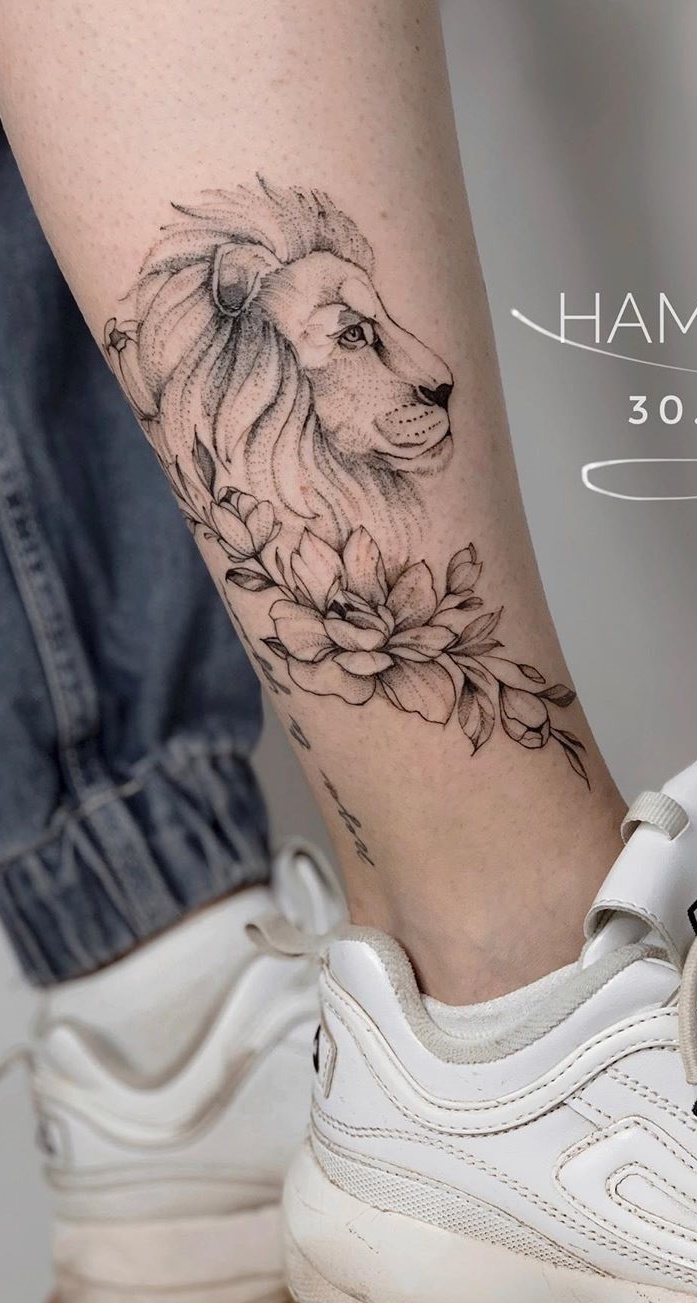 tatuaje de mujer en el tobillo 10