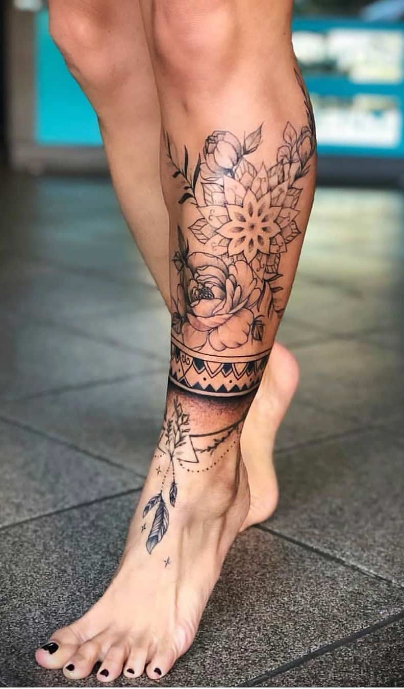 tatuaje de mujer en el tobillo 12