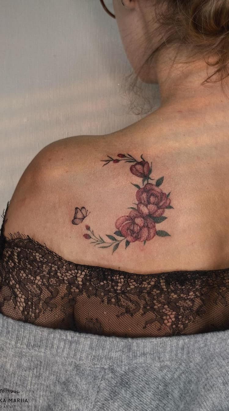 tatuaje de mujer para la espalda 14