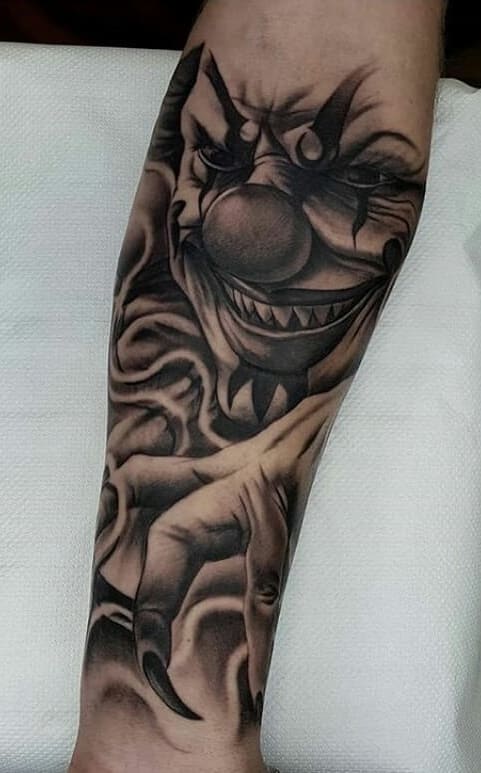 tatuaje de payaso para hombre 13