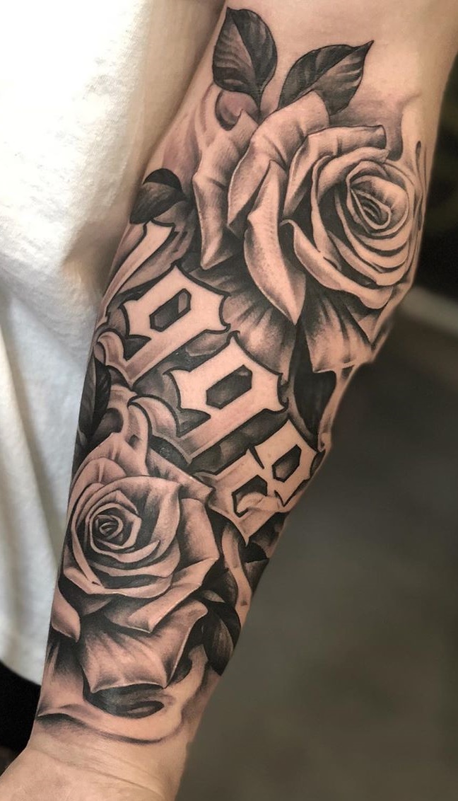 tatuaje de rosa para mujer 15