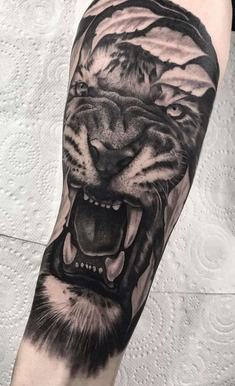 tatuaje de tigre para hombre 41