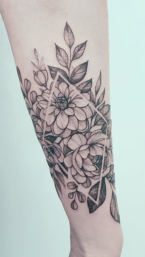 tatuaje en el brazo para mujer 05