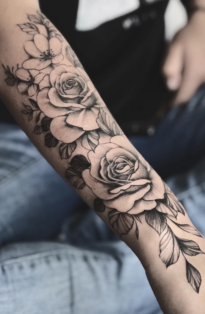 tatuaje en el brazo para mujer 09