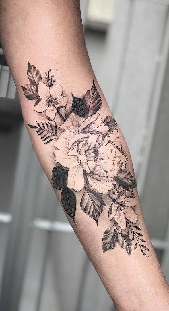 tatuaje en el brazo para mujer 102
