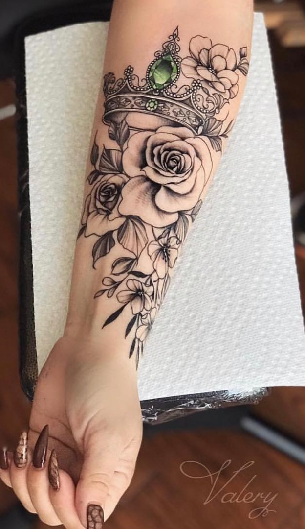 tatuaje en el brazo para mujer 117