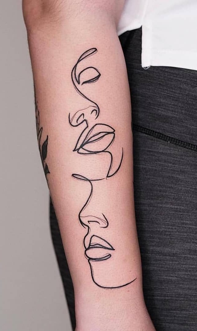 tatuaje en el brazo para mujer 17