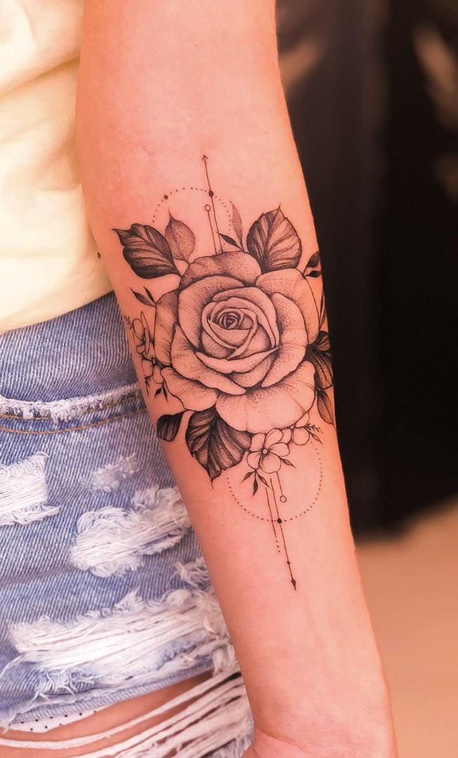 tatuaje en el brazo para mujer 18