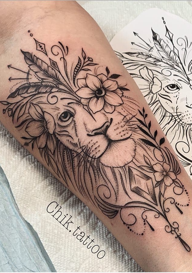 tatuaje en el brazo para mujer 21