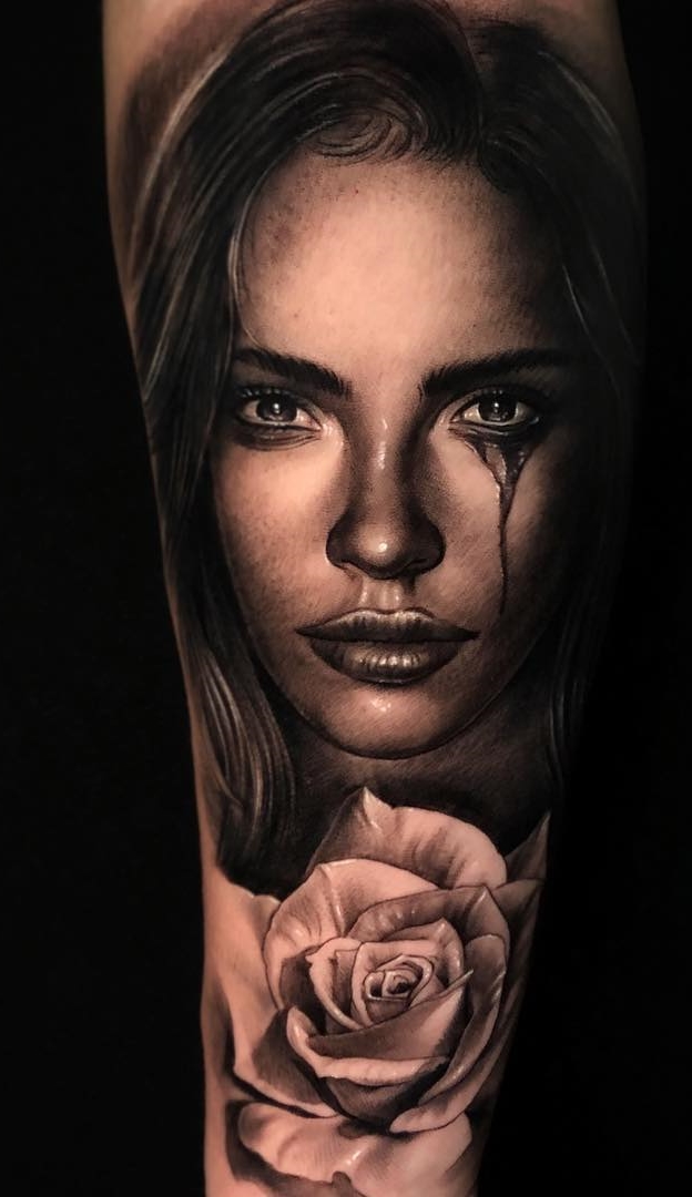 tatuaje en el brazo para mujer 47