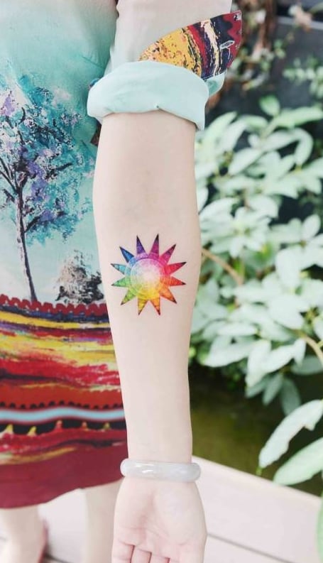 tatuaje en el brazo para mujer 65