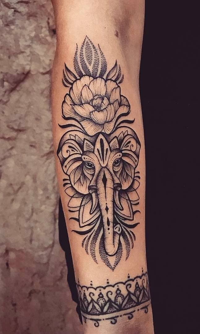 tatuaje en el brazo para mujer 82