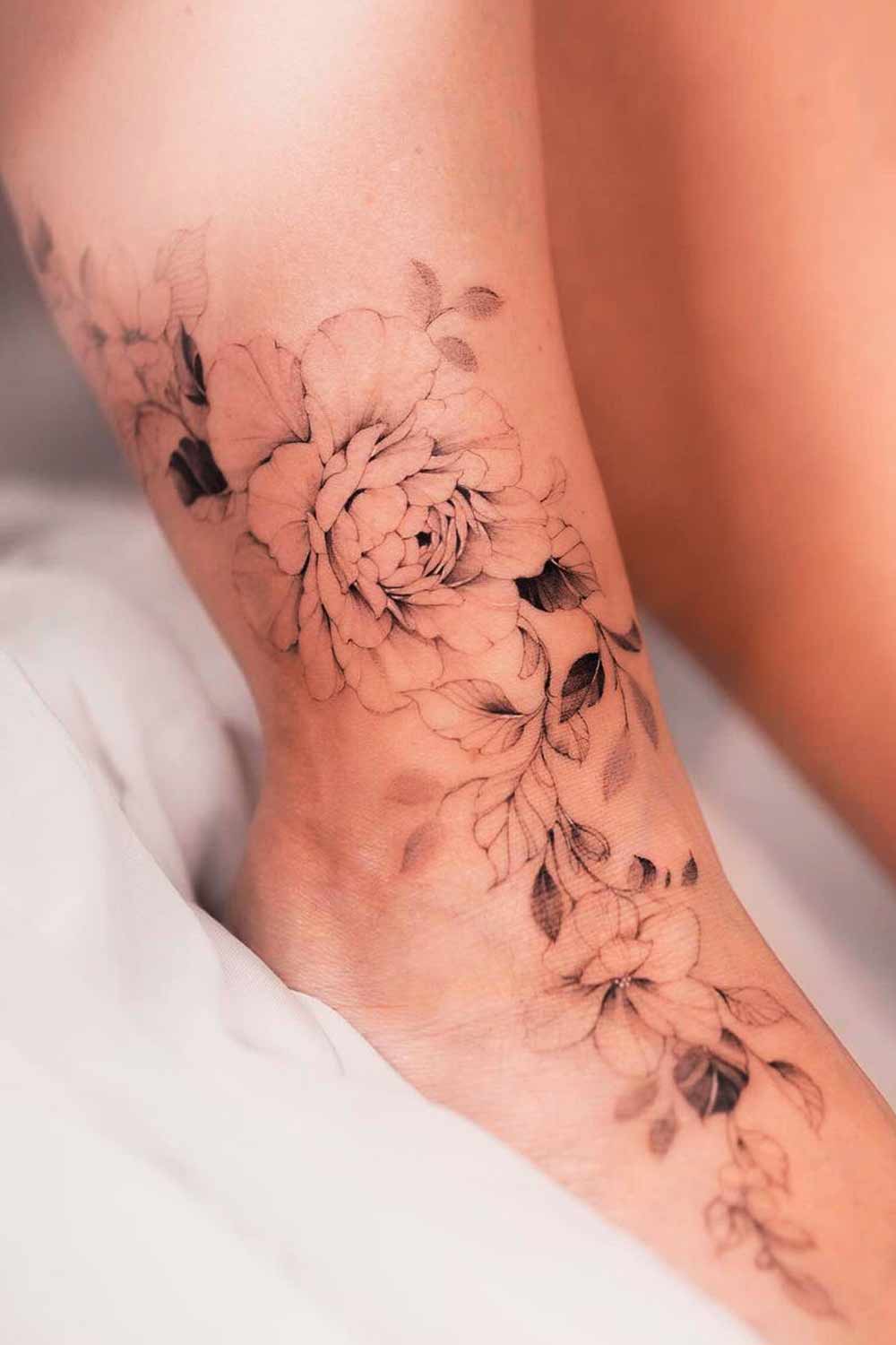 tatuaje en el pie para mujer 01