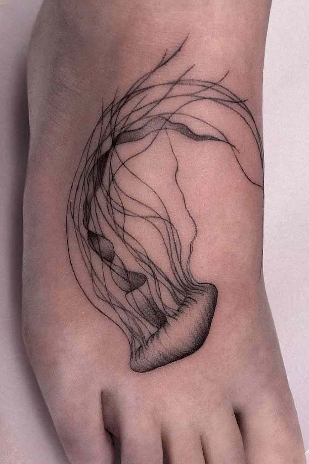 tatuaje en el pie para mujer 06